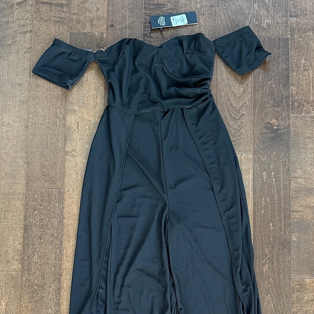 Elegant Black Off-Shoulder Jumpsuit - Picture 3 of 3